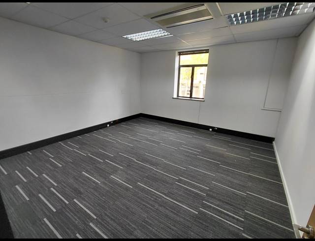751M² OFFICE TO LET IN BRYANSTON